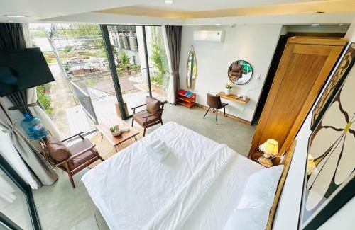 Ninh Kieu Apartment | 302MSNK Luxe Studio w Balcony & Kitchen