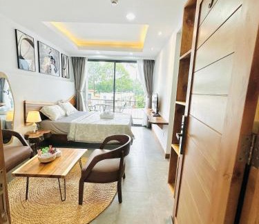 Ninh Kieu Apartment | 307MSNK Luxe Studio l Balcony & Kitchen
