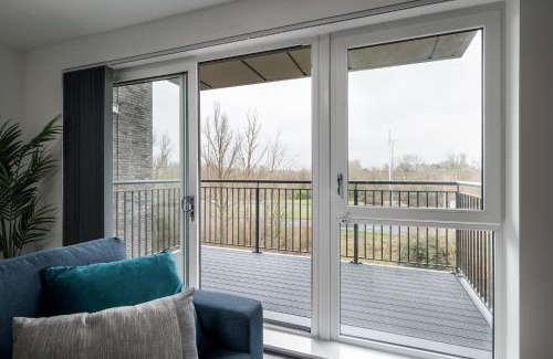 Milton Keynes Apartment | 31 Grand Court - Lovely Home Near Canal, Park, & Central MK