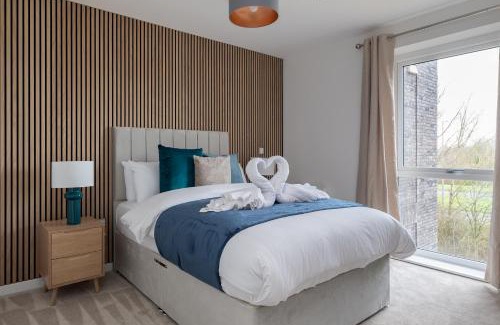 Milton Keynes Apartment | 31 Grand Court - Lovely Home Near Canal, Park, & Central MK