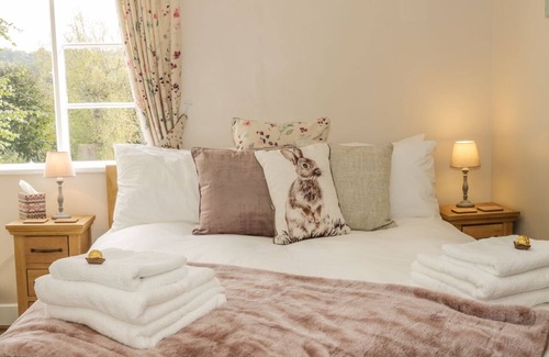 Bridgnorth Cottage | 31 RIVERSIDE, pet friendly, character holiday cottage in Bridgnorth