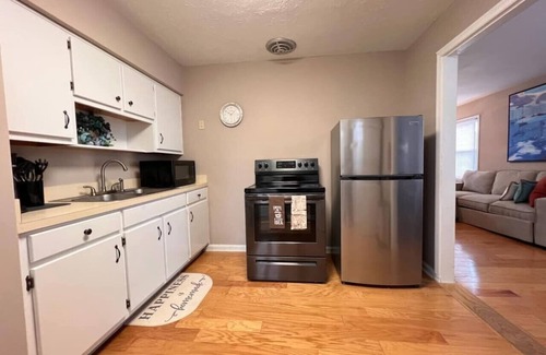 Newport News House | 318 Large 3 bedroom with fenced yard!