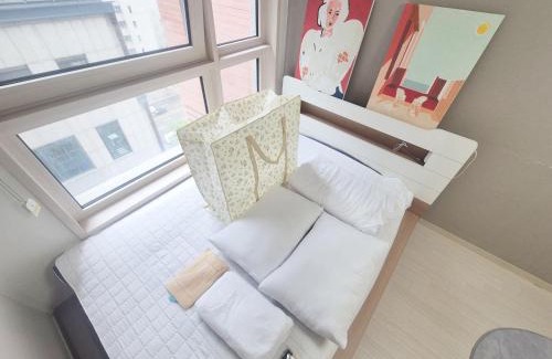 Seolcheon-myeon Apartment | 3217#Gangnam Urban Vogue Suites #Top-rated Unit # All-New Furniture & Peaceful Vibe# Sinnonhyeon 1min