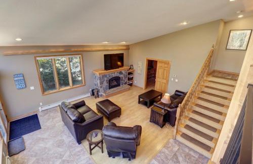 Willow Grove House | 334 Willow Lake Ct, 4Br withloft 3Ba townhouse