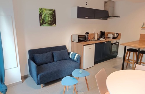 Doudeville House | 33m2 Modern Duplex - Elegance and Comfort