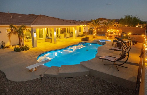 Foothills House | 3400 SqFt House W/40Ft Heatable Pool/Spa- Strip View