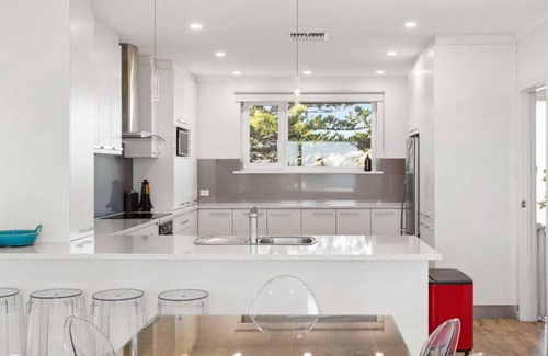 Port Noarlunga House | 35 Degrees South - Steps to Sand & Shops