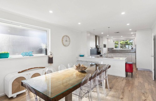 Port Noarlunga House | 35 Degrees South - Steps to Sand & Shops