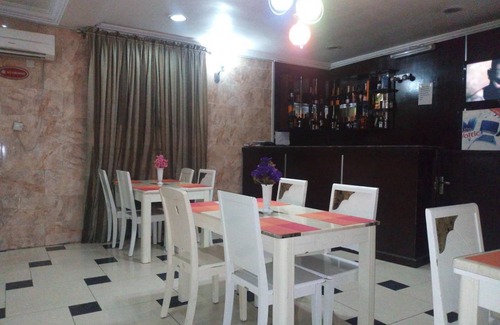 Festac Hotel | 35 m² Hotel ∙ 2 guests