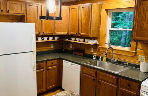 Otis House | 35 min to Acadia. Balsam Grove on Beech Hill Pond