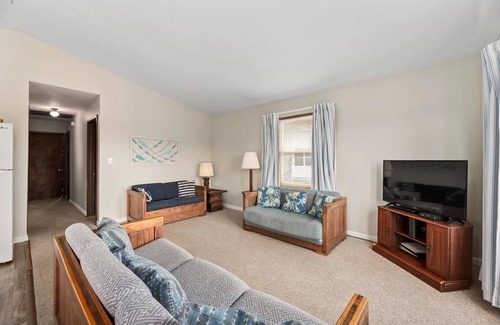 South Nags Head House | 352 - South Nags Head Rental - Spacious Rooms - Short Walk to the Beach!