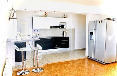 Montreux Apartment | 35Modern and spacious with balcony and lake view