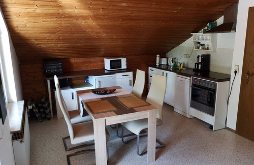 Karlburg Apartment | 35qm große Ferienwohnung mit Balkon