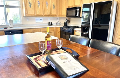 Paso Robles House | 360 Degree Hilltop Vineyard Views in the Heart of the Central Coast Wine Country