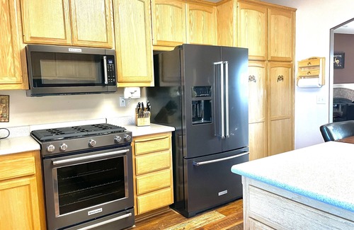 Paso Robles House | 360 Degree Hilltop Vineyard Views in the Heart of the Central Coast Wine Country