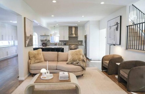 Champlin House | 3600 sq ft Home with 1 King, 3 Queens, 2 full beds in a safe, quiet neighborhood