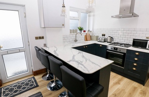 Porthcawl Cottage | 36A Mary Street