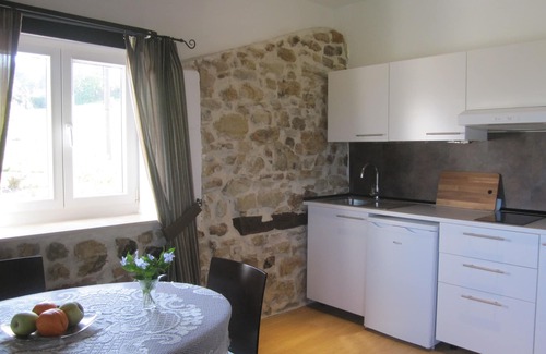 Meruelo Apartment | 36m2 studio with kitchenette, balcony, garden between Bilbao and Santander