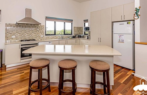 Sandy Point House | 37 Oceanview Parade Sandy Point