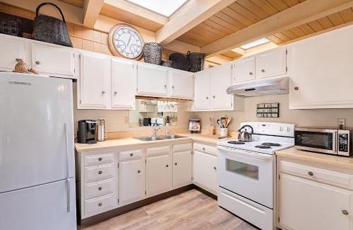Northwest Carmel Apartment | 3797 Pine Place apts