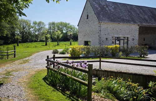 Sainte-Marie-du-Mont House | 38 m² Gîte ∙ 1 bedroom ∙ 2 guests
