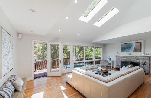 Del Monte Forest House | 3835 Molly's Cove home