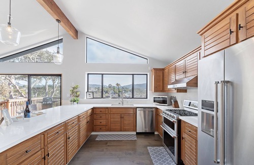 Del Rey Oaks House | 3849 La Vista Portola - Spacious, Mountain Views