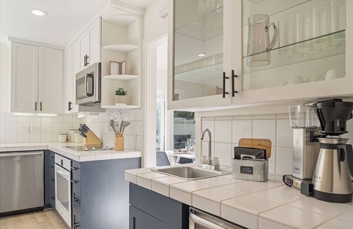 Carmel Point House | 3867 Dolce Tempo~ Quiet Area, Walk to Town & Beach