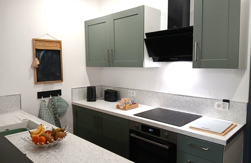 Moulins Apartment | 38m² refurbished apartment with private garden