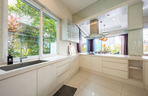 Kampung Haji Abdullah Hukum Villa | 38Pax Flame of the Forest Retreat Villa KL by Verano