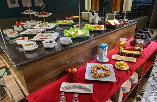 Hang Trong Hotel | 39 m² Hotel ∙ 4 guests