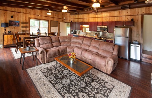 Jonesville House | 391-acre ranch home with private lake, pier, amazing views & game room