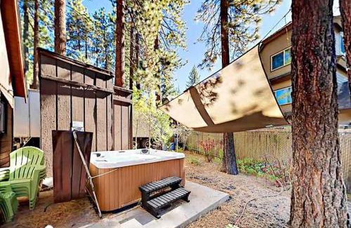 South Lake Tahoe House | 3988 Manzanita Avenue cabin