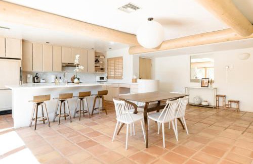 Cavalier Vista House | 3BD 2BA Scottsdale Poolside Oasis