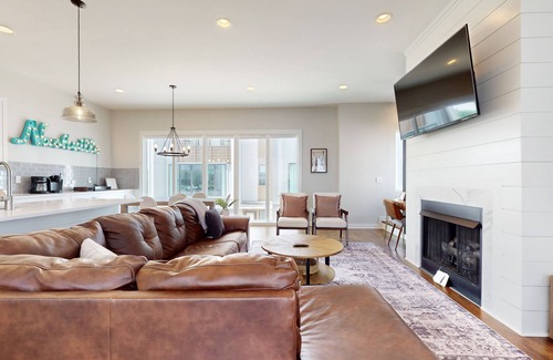 Nashville House | 3BD/3.5BA modern townhouse 7 mins from downtown, walking distance to restaurants