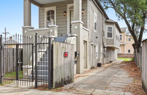 Faubourg Delassize House | 3BD HOME STEPS TO SAINT CHARLES Gated Parking