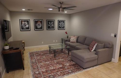 Tami Estates House | 3bdr Remodeled Scottsdale Desert Pool Oasis and Entertainment