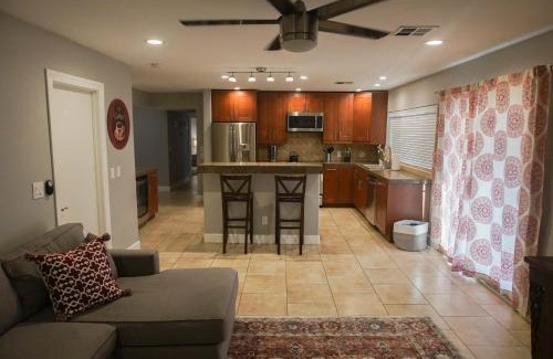 Tami Estates House | 3bdr Remodeled Scottsdale Desert Pool Oasis and Entertainment
