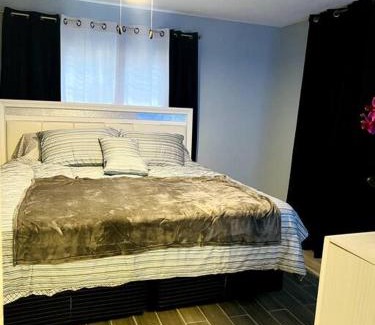 Pine Hills House | 3bdrm modern entertainment home