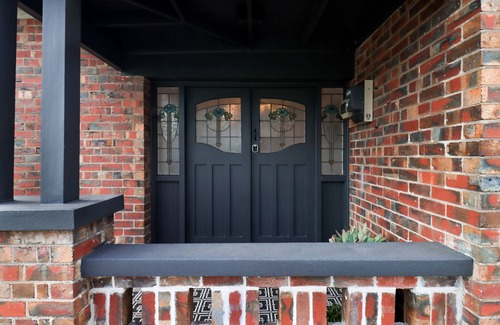 Ballarat House | 3BED| 3BATH| WOOD FIRE| AIR-CON | SLEEPS 8 | OFF STREET PARKING | PET FRIENDLY