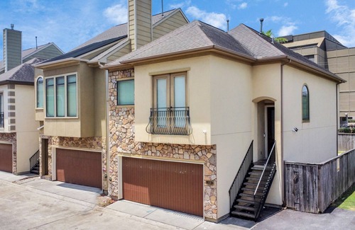 Woodlake - Briar Meadow House | 3Bedroom 3Bath Lavish Townhome In The Galleria Area With Private Pool