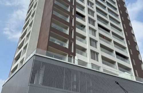 Aundh Apartment | 3bhk with Skylounge & pool