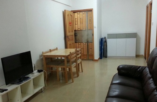 Ferry Point Apartment | 3BR + 1Bath+ 2Toilets 8-10pp Austin