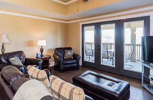 Talladega Condo | 3BR / 2BA Condo with Incredible Lake View