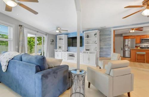 Boynton Beach House | 3BR 2BA Heated Pool Home Pool Table Great Location