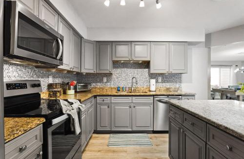 Boynton Beach House | 3BR 2BA Heated Pool Home Pool Table Great Location