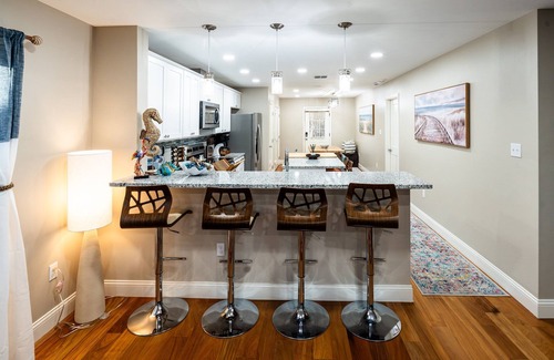Rockport House | 3BR/2BA Outdoor Kitchen, TV & Entertaining Spaces