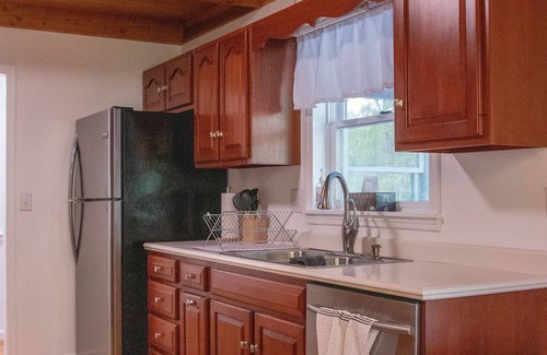 Farmers House | 3BR 3 Bath home with hot tub eight minutes from Cave Run Lake