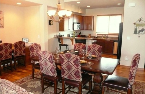 Granby House | 3br/3ba home 4 blcks 2 Granby Rnch base,wifi,xbox,foosball,2Kng bd,bunk beds F/T