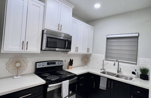 Edinburg Apartment | 3BR Apartment in Downtown Edinburg